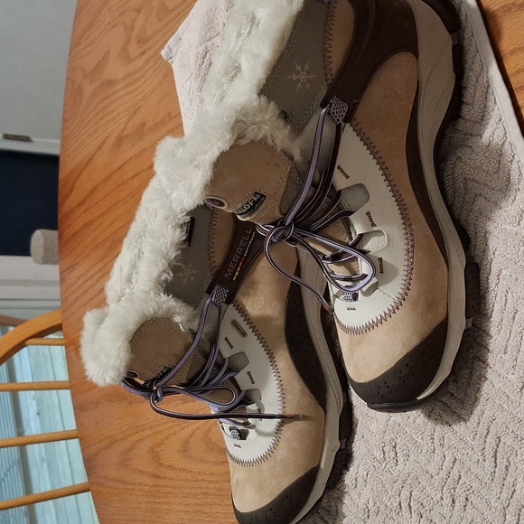Merrell Primaloft Women's Fur Top Insulated Hiking Boots Sz 8.5 - Picture 4 of 8